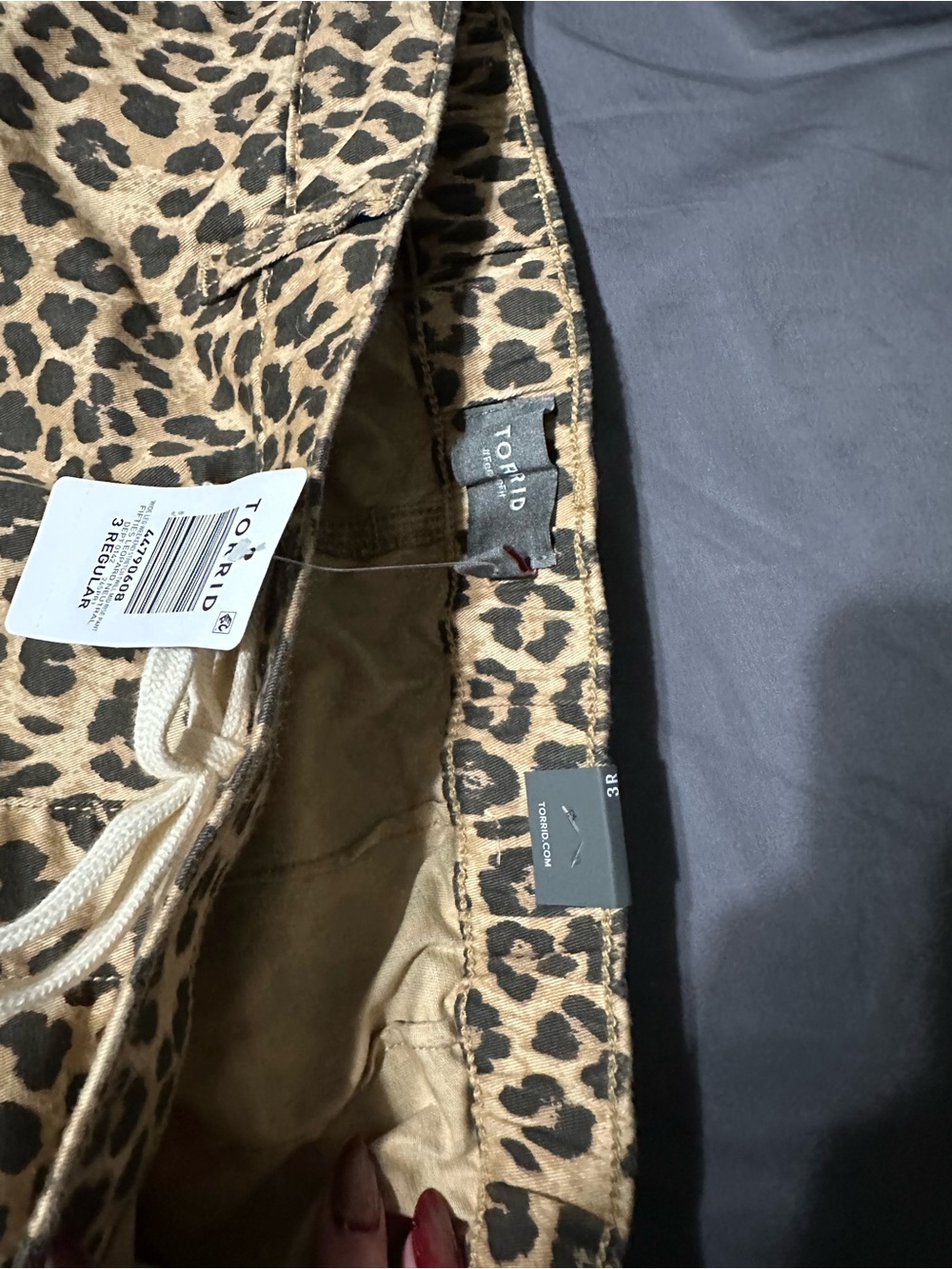 Torrid-Studio high rise leopard pants-Sz 3-NWT - Picture 7 of 10
